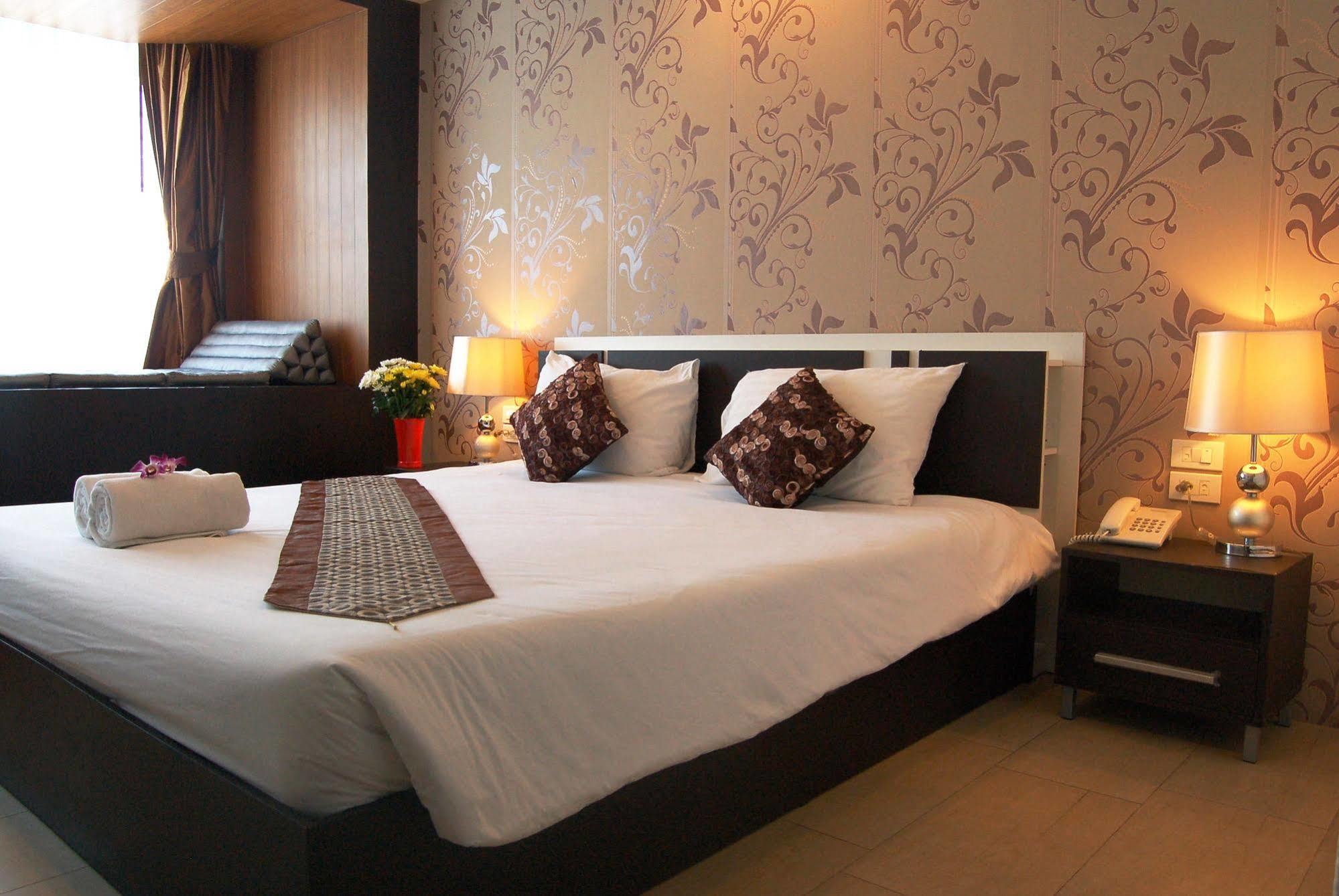 The Circle Residence Jomtien Beach Exterior photo